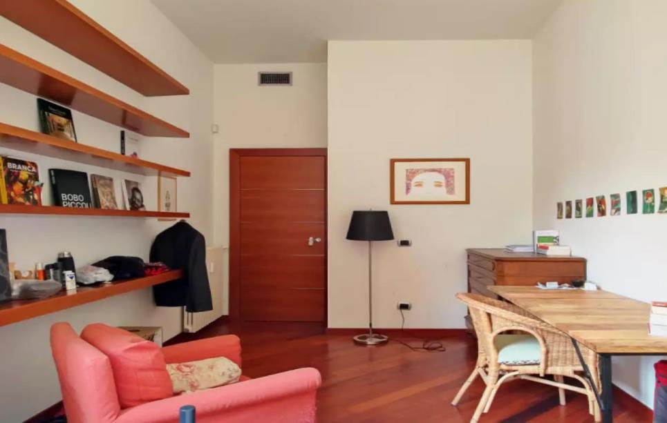 Stanza Nr 2 In Zona Solari In Appartamento Incantevole Милан Экстерьер фото